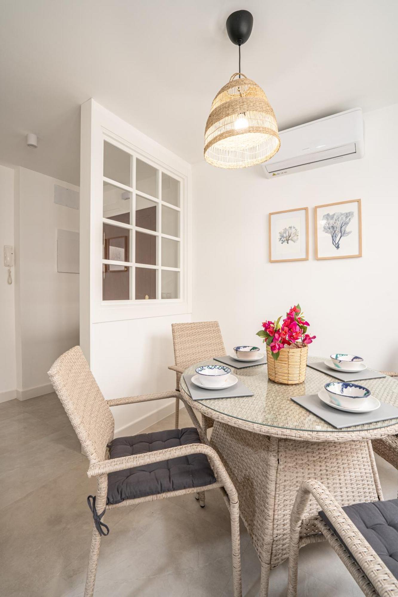 Apartment Center Soho Deluxe Malaga Exterior photo